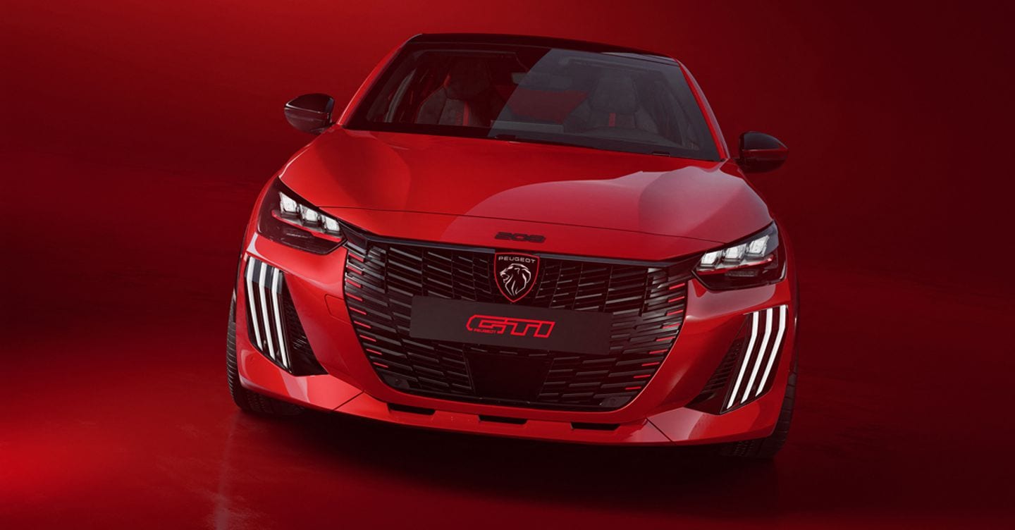 https://i2.res.24o.it/images2010/S24/Documenti/2025/06/13/Immagini/Ritagli/Peugeot%201%20Apertura-U81226405040Nbr-1440x752@IlSole24Ore-Web.jpg