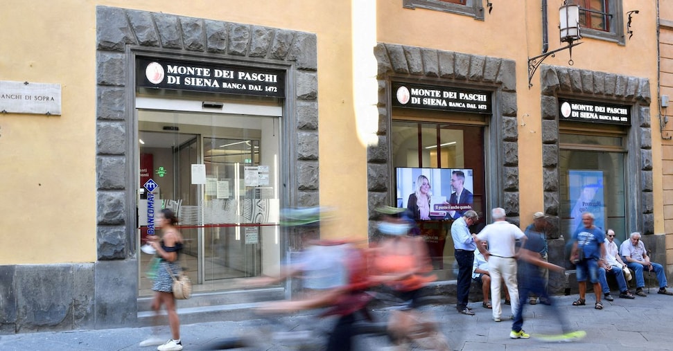 Mps, indagate persone fisiche e società per collocamento 15%