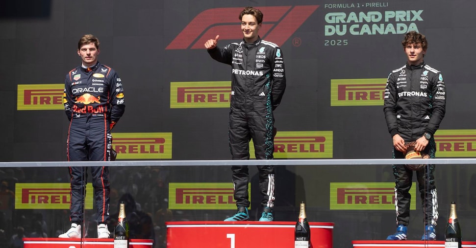 Antonelli guida l’Italia al podio: McLaren delude, Verstappen unico rivale del vincitore Russell Antonelli guida l’Italia al podio: McLaren delude, Verstappen unico rivale del vincitore Russell