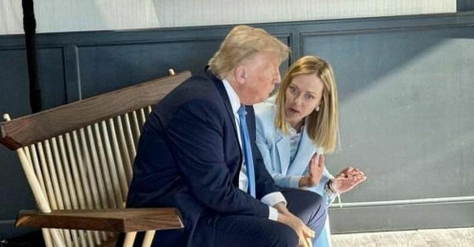 Bilaterale Meloni-Trump: una panchina tra gli aceri per trattare su guerra, armi e dazi Bilaterale Meloni-Trump: una panchina tra gli aceri per trattare su guerra, armi e dazi