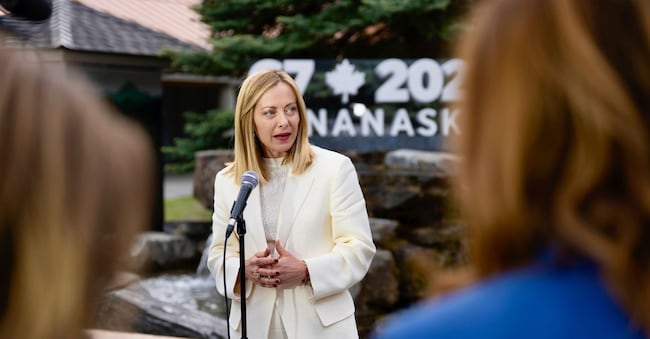 La premier Giorgia Meloni durante un punto stampa al termine del G7, Kananaskis, Canada, 18 giugno 2025.
