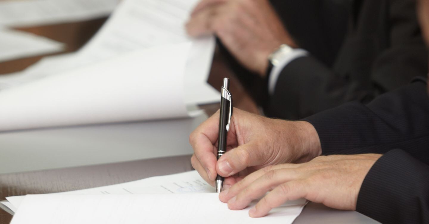 Contratto del comparto: sei mesi di polemiche  e attese per non portare a casa che «ritocchini»