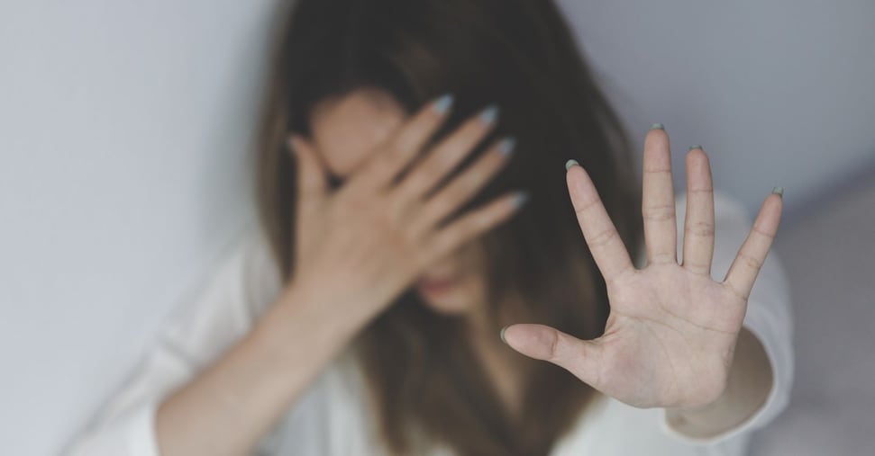 Deformazione del viso e sfregio permanente: pene troppo rigide per i casi più lievi