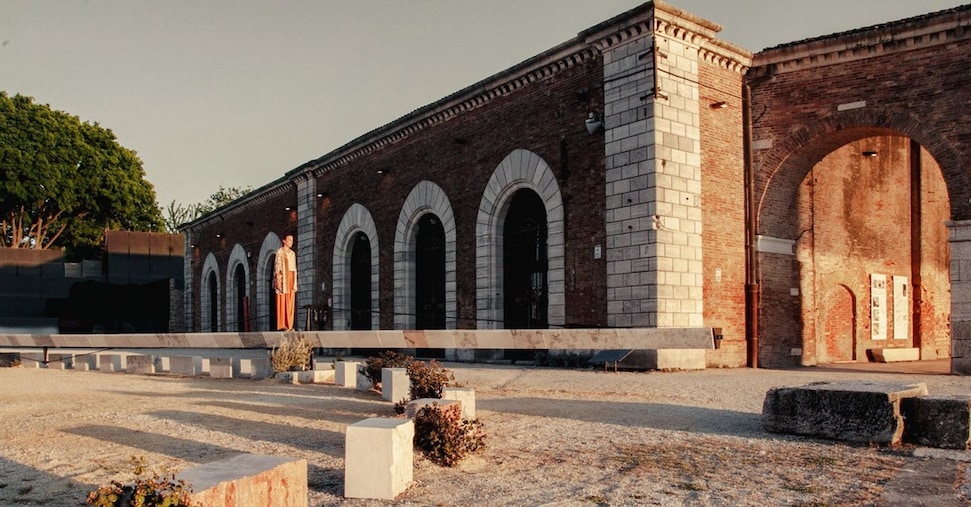 Con “Corda Litica” l’Arsenale evoca Pinuccio Sciola