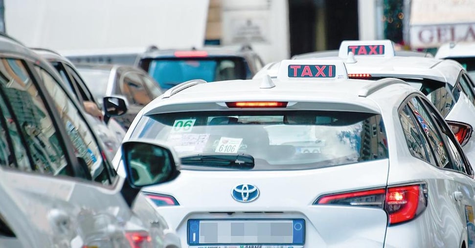 I tassisti italiani guadagnano meno di 18mila euro lordi l’anno: i dati in 7 città I tassisti italiani guadagnano meno di 18mila euro lordi l’anno: i dati in 7 città