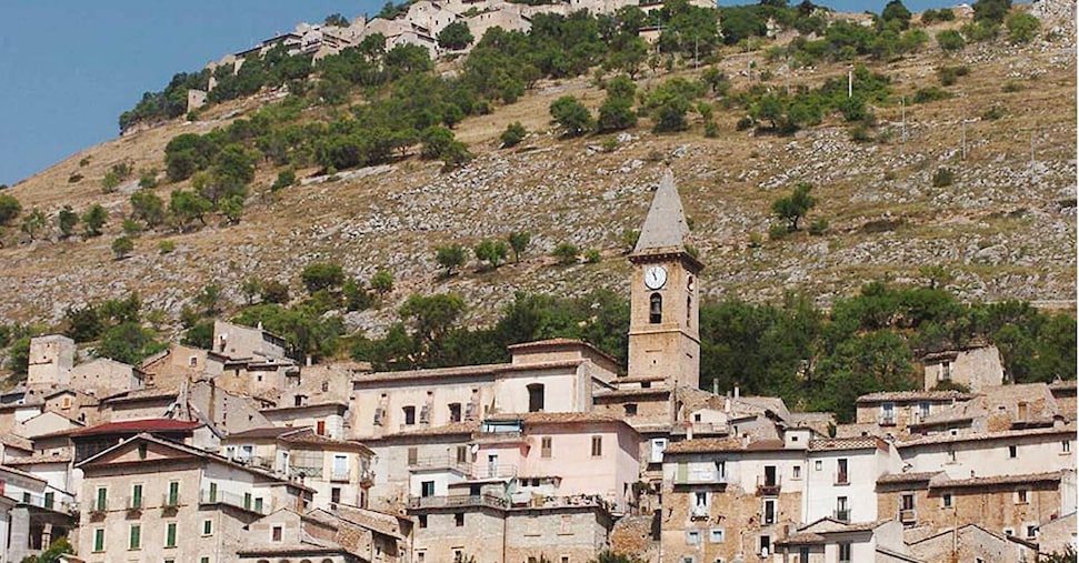 Dagli edifici a energia quasi zero in Abruzzo alle colonnine in Campania: così la montagna accelera la svolta verde