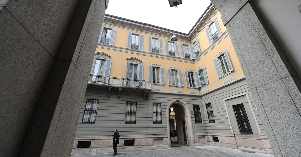 Banca Mediolanum studia l’uscita dal capitale di Mediobanca