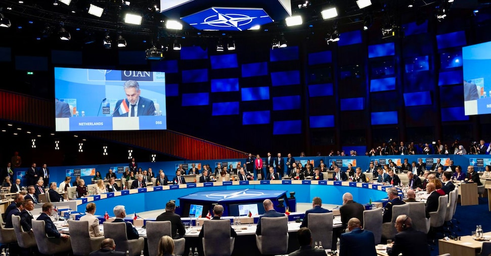 Nato, il documento finale. «Impegno ferreo» alla difesa: un attacco a uno, è un attacco a tutti Nato, il documento finale. «Impegno ferreo» alla difesa: un attacco a uno, è un attacco a tutti