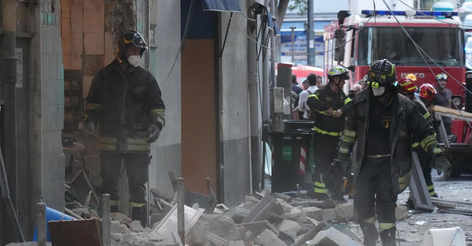 Esplosione per una bombola a Napoli, un morto