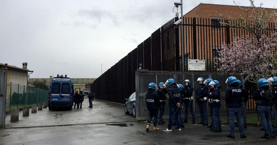 Perquisizioni nel carcere di Prato, indagati agenti e detenuti