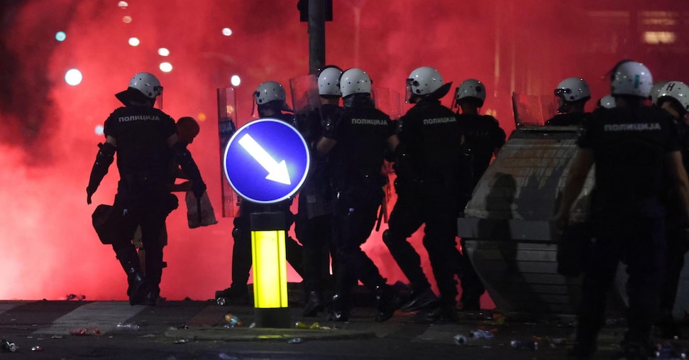 Serbia, scontri a corteo studenti a Belgrado: 10 arresti e 8 feriti Serbia, scontri a corteo studenti a Belgrado: 10 arresti e 8 feriti