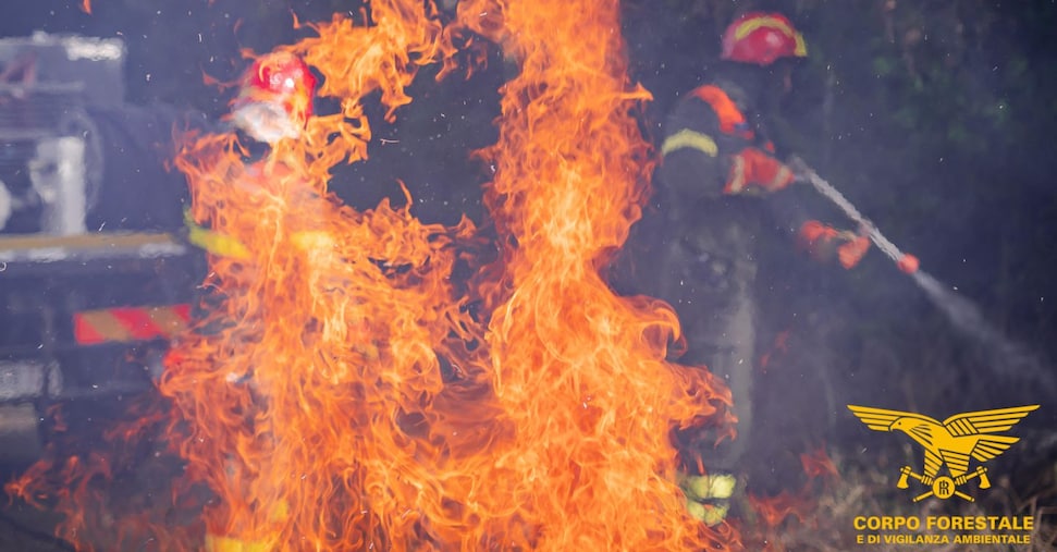 Temperature alte e incendi, dalla Sardegna alla Campania tra emergenze e disagi