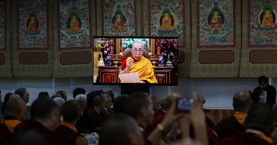 Dalai Lama: «Dopo la mia morte sarà nominato un successore»