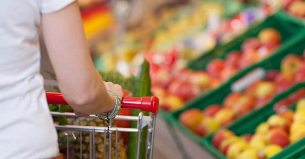 La scelte d’acquisto cambiano la società? Sì per il 64% degli italiani contro il 44% degli europei La scelte d’acquisto cambiano la società? Sì per il 64% degli italiani contro il 44% degli europei