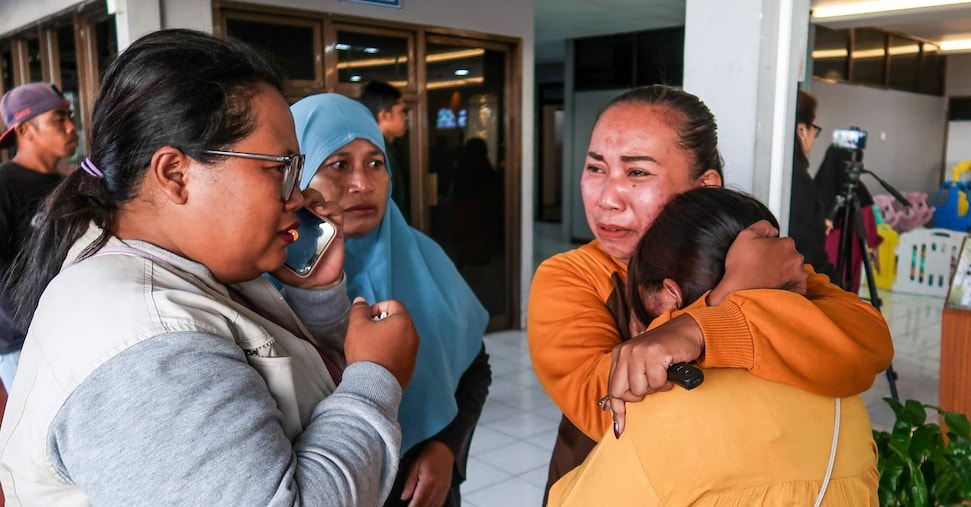 Bali, affonda traghetto: 2 morti e 43 dispersi