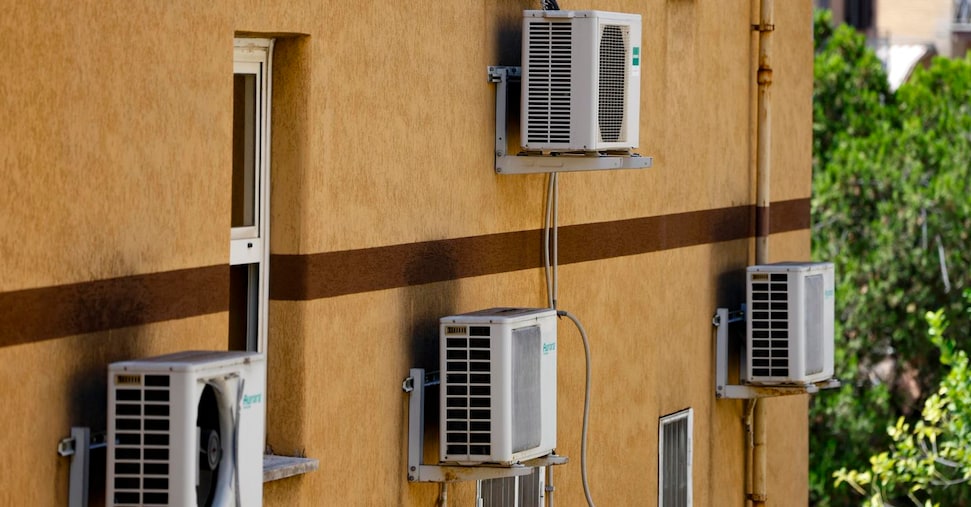 I costi nascosti per stare in casa al fresco del climatizzatore