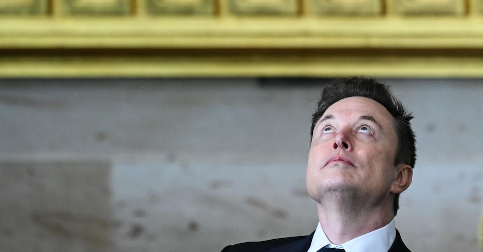Musk lancia un partito e spaventa gli investitori Musk lancia un partito e spaventa gli investitori