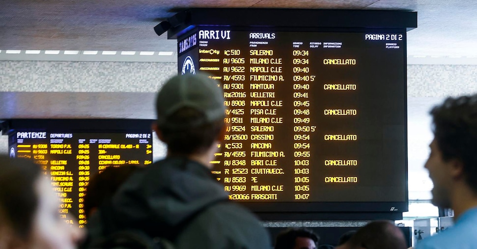 Sciopero nazionale dei treni fino alle 18 di martedì 8, l’elenco dei treni garantiti