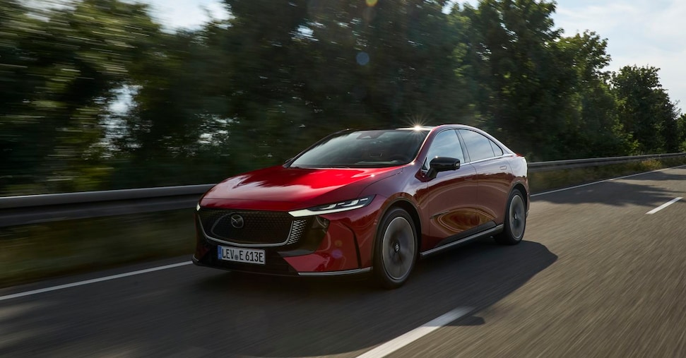 Mazda 6e: come va su strada la berlina elettrica giapponese (con tecnologia cinese)
