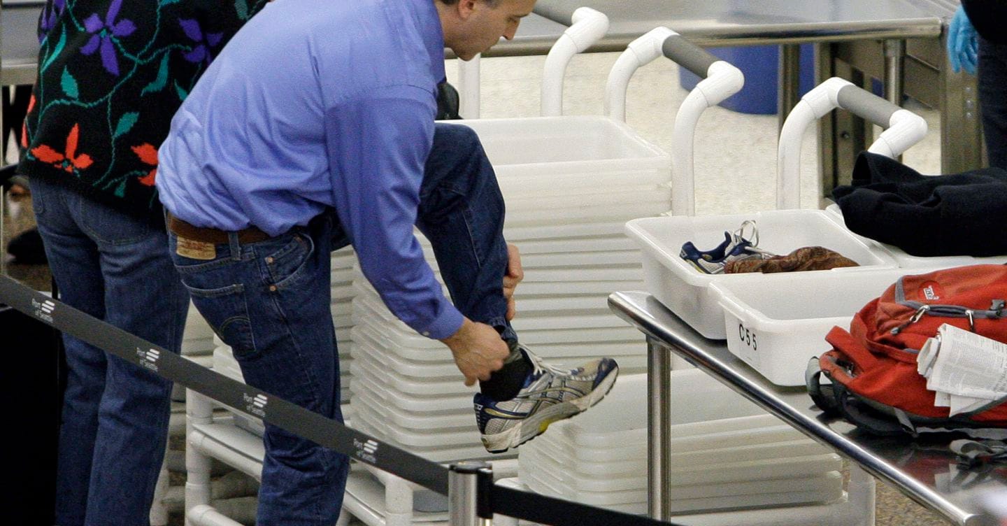 Fine dell’obbligo di togliersi le scarpe negli aeroporti Usa dopo 20 anni