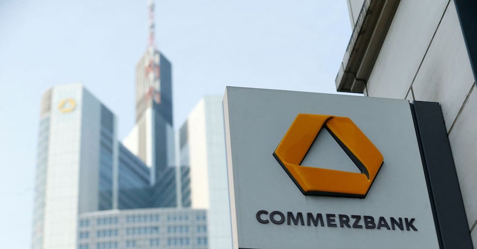 Unicredit, Berlino: «Su Commerzbank faccia un passo indietro»