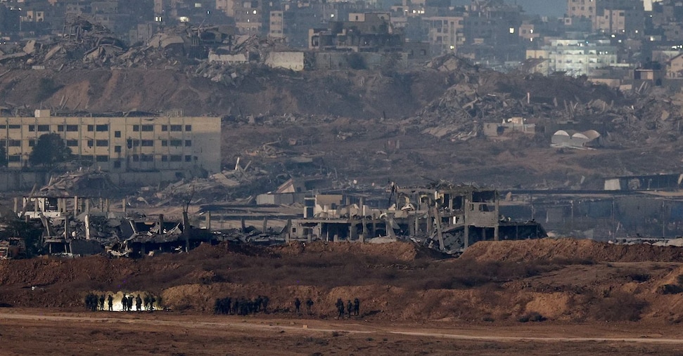 Gaza, Israele intercetta missile lanciato dallo Yemen. Scontri nella Striscia, ucciso soldato Idf