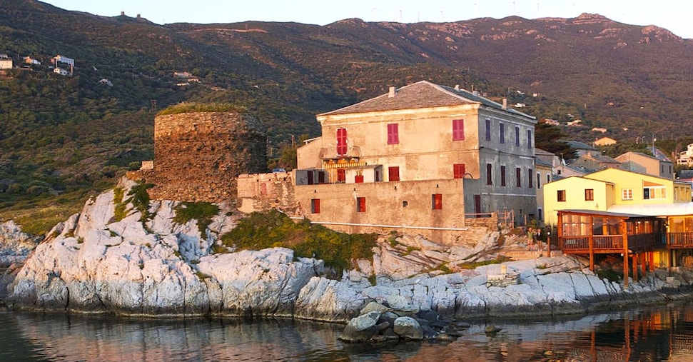 Montagne, sentieri e storie nell’ancestrale Corsica Montagne, sentieri e storie nell’ancestrale Corsica