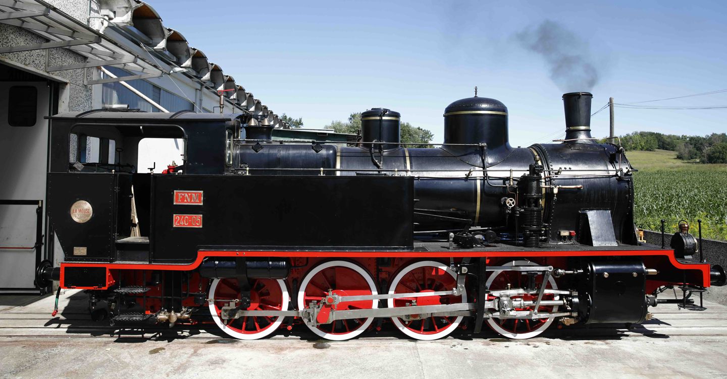 https://i2.res.24o.it/images2010/S24/Documenti/2025/07/11/Immagini/Ritagli/Trenord_Locomotiva%20vapore_2-U38245175362ydw-1440x752@IlSole24Ore-Web.jpeg
