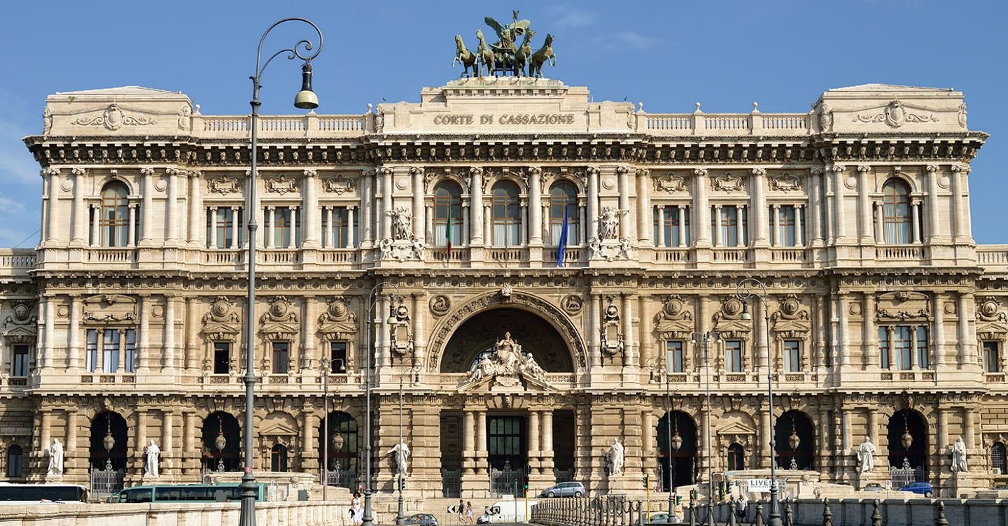 https://i2.res.24o.it/images2010/S24/Documenti/2025/07/11/Immagini/Ritagli/cassazione-AdobeStock_72091762-U28376606002fjZ-1440x752@IlSole24Ore-Web.jpg