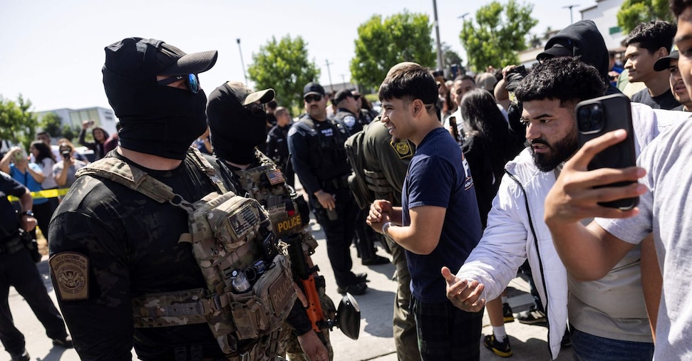 Usa: giudice federale ordina a Trump lo stop a fermi e arresti dei migranti
