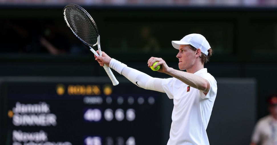 Palline e racchette da leggenda: quando il tennis diventa memorabilia Palline e racchette da leggenda: quando il tennis diventa memorabilia