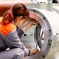 WÄRTSILÄ WARTSILA
INDUSTRIA AZIENDA STABILIMENTO PRODUZIONE MOTORI DIESEL SISTEMI DI PROPULSIONE E GENERAZIONE D'ENERGIA PER USO MARINO
OPERAIA OPERAIE  LAVORO MECCANICA MECCANICHE
