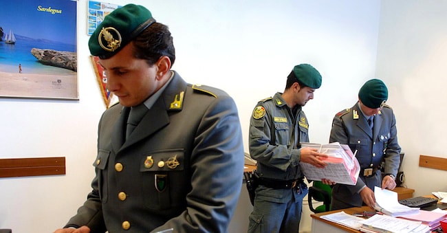 GUARDIA DI FINANZA CONTROLLO DOCUMENTI CONTABILI ISPEZIONE FISCALE GDF