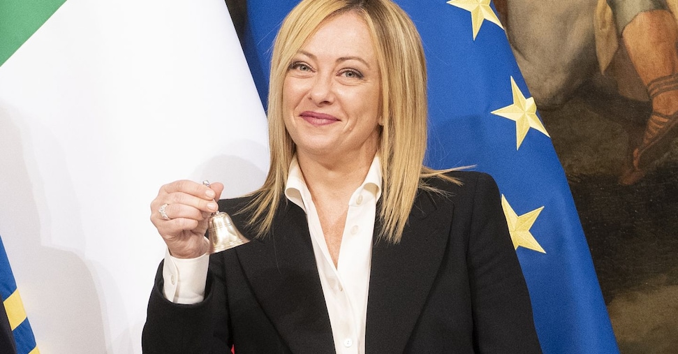Meloni, i mille giorni con il paracadute puntando al record
