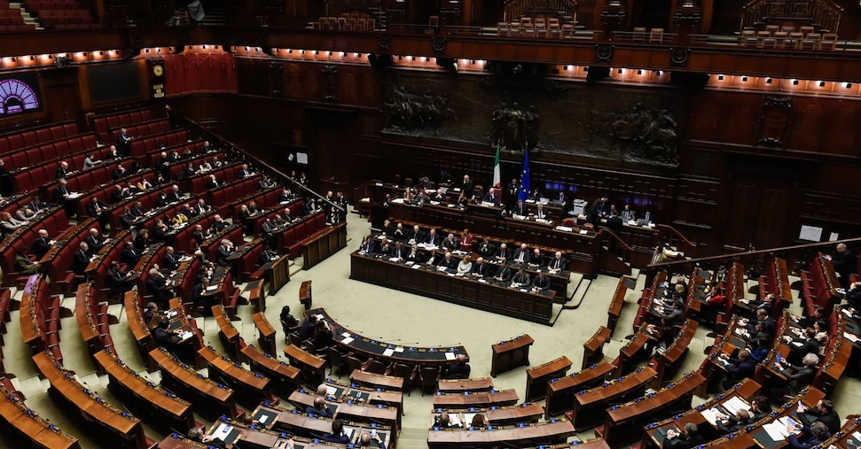 Resta taglio vitalizi, respinto ricorso di 800 ex deputati Resta taglio vitalizi, respinto ricorso di 800 ex deputati