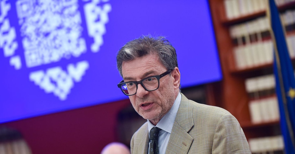 Unicredit, Giorgetti: concorrenza bellissima ma l’interesse nazionale è cosa seria