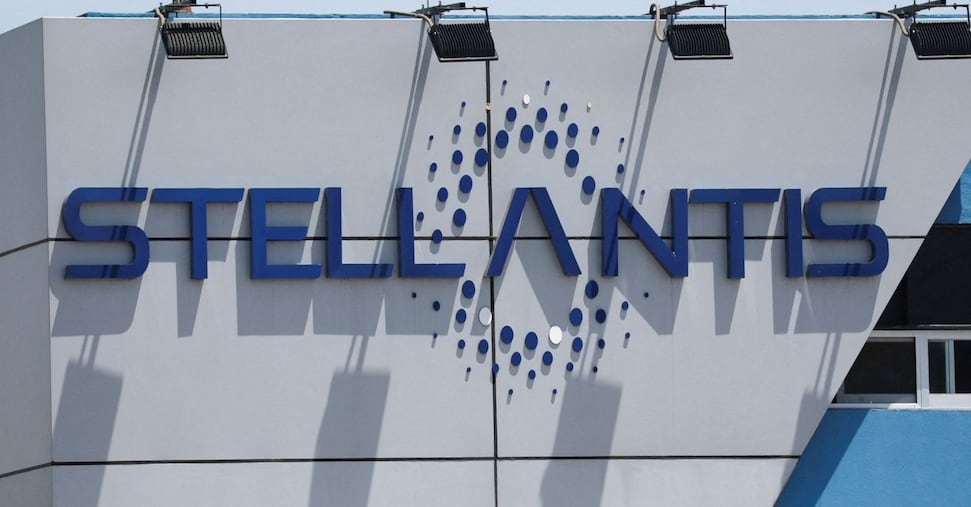 Stellantis, nel 1° semestre perdita netta per 2,3 miliardi. Primi effetti dazi Usa: -300 milioni di euro
