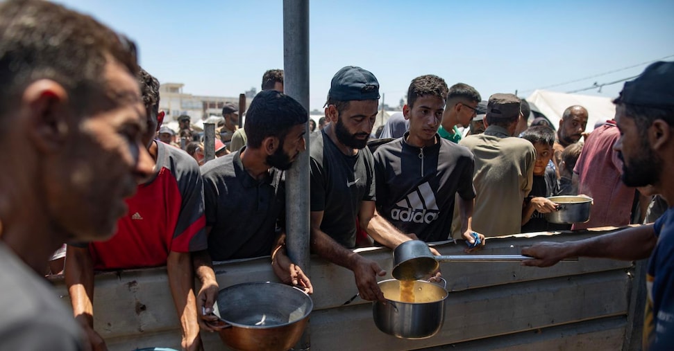 Raid di terra israeliani a Deir el-Balah, Gaza sprofonda nella carestia