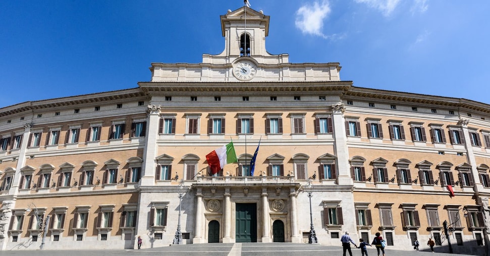 Bilancio della Camera in attivo con tagli e risparmi, ma pesa il caro energia
