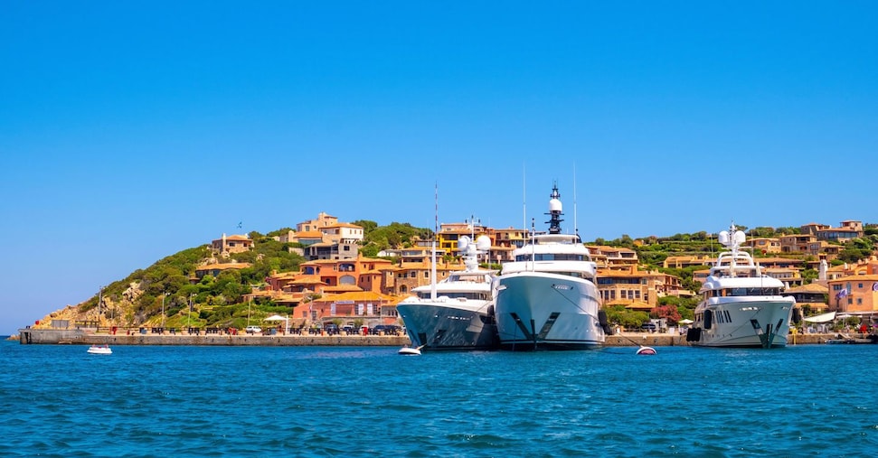 Cresce la presenza di superyacht in Gallura