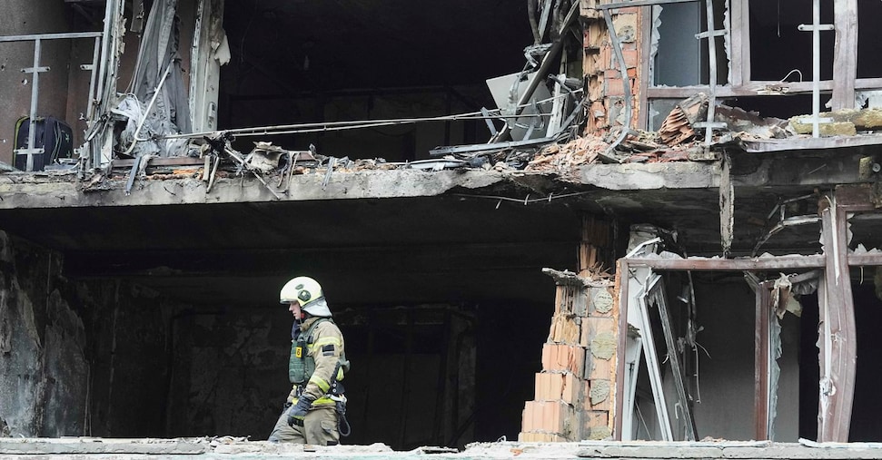 Ucraina, stato di allerta a Kiev: in corso massiccio attacco con droni e missili russi
