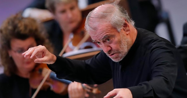 Il direttore d’orchestra russo Valery Gergiev. EPA/Robert Ghement