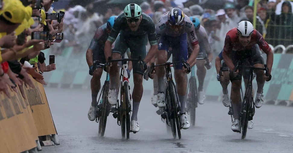 Tour de France: un’altra vittoria per Milan, Pogacar resta in giallo