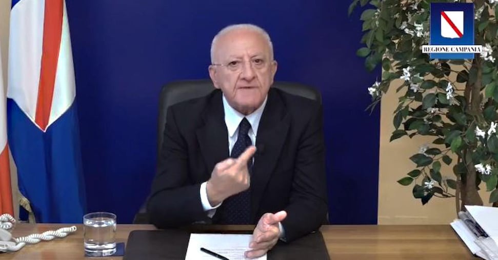 De Luca contro M5s: vedo nomi inadeguati, stiamo consegnando la Campania a chi non ha fatto niente per 10 anni
