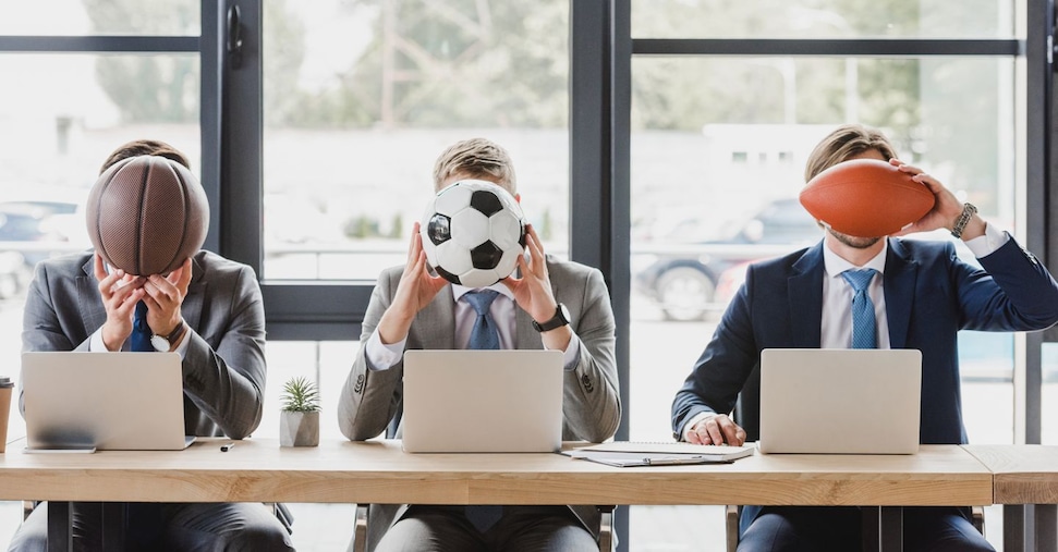 Come i giochi migliorano la leadership: obiettivi, regole e feedback Come i giochi migliorano la leadership: obiettivi, regole e feedback