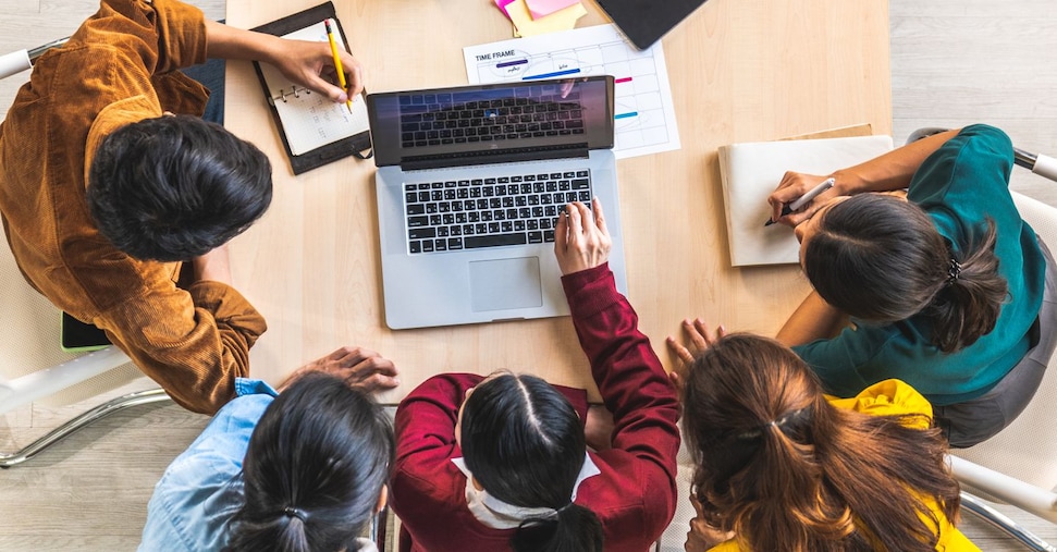 Arriva l’assistente virtuale gratuito che aiuta i giovani a cercare lavoro: ecco come funziona Arriva l’assistente virtuale gratuito che aiuta i giovani a cercare lavoro: ecco come funziona