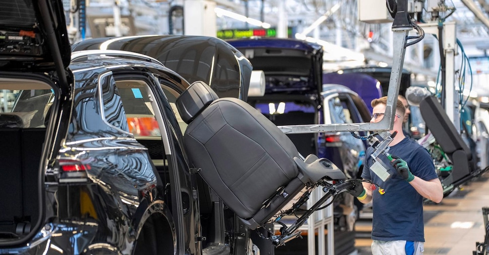 Gruppo Volkswagen, utile operativo in forte calo nel primo semestre: -33% a 6,7 miliardi. Target rivisto al ribasso