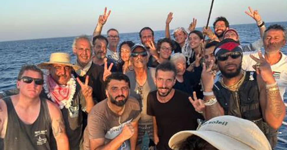 Gaza, Israele annuncia «pausa tattica» per motivi umanitari. La nave Flotilla ci riprova, l’Idf blocca la missione