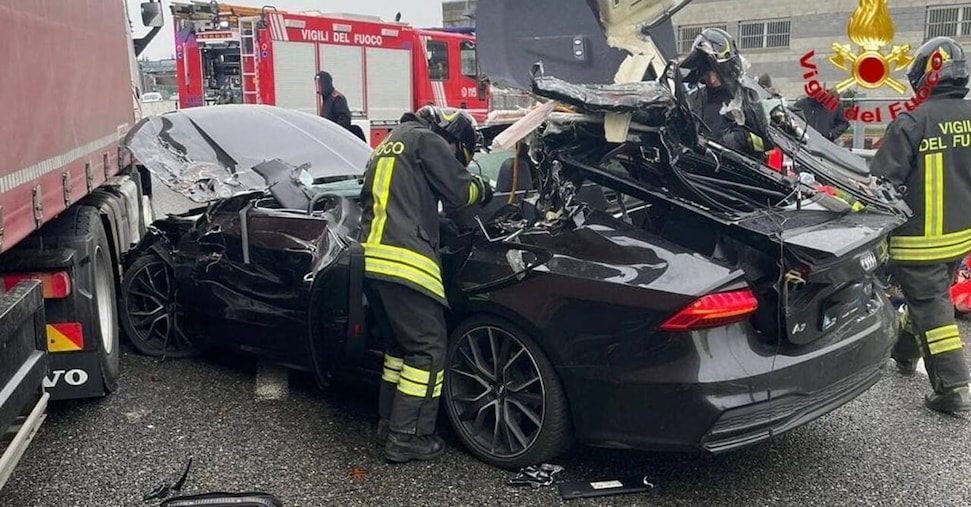 Quattro morti in scontro fra auto sull’A4, una era contromano