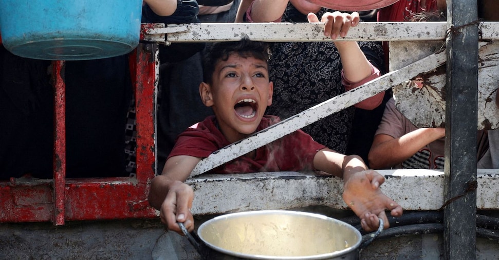 Premier palestinese: «Hamas deponga le armi e lasci Gaza». Wafa, 14 morti per raid israeliani